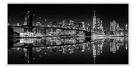 Poster Mirrored New York Skyline at Night (monochrome)